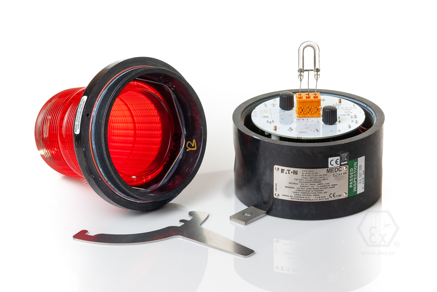 XB15-nevýbušný-zábleskový-xenonový-maják-MEDC-Exd-červené-stínítko-barva-těla-černá-xenonová trubice, montážní klíč