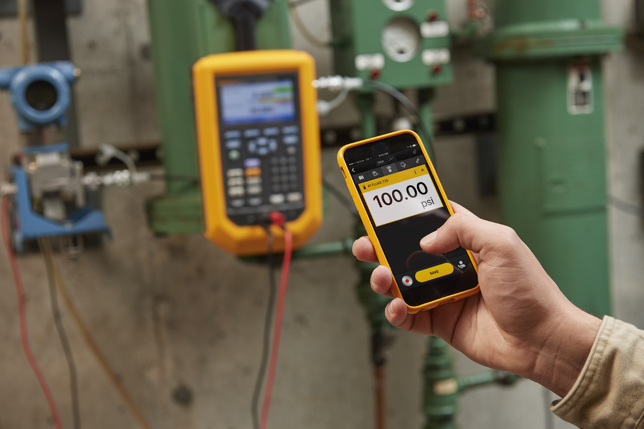 Fluke 729 Automatický kalibrátor tlaku s aplikáciou Fluke Connect